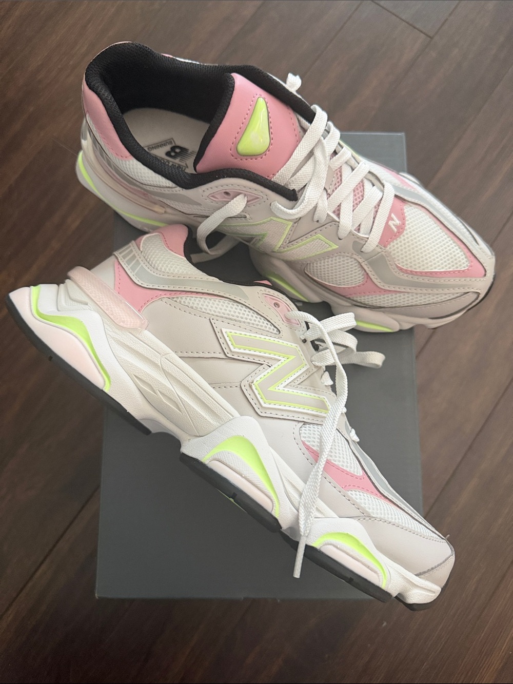 New Balance 9060 Grey Pink